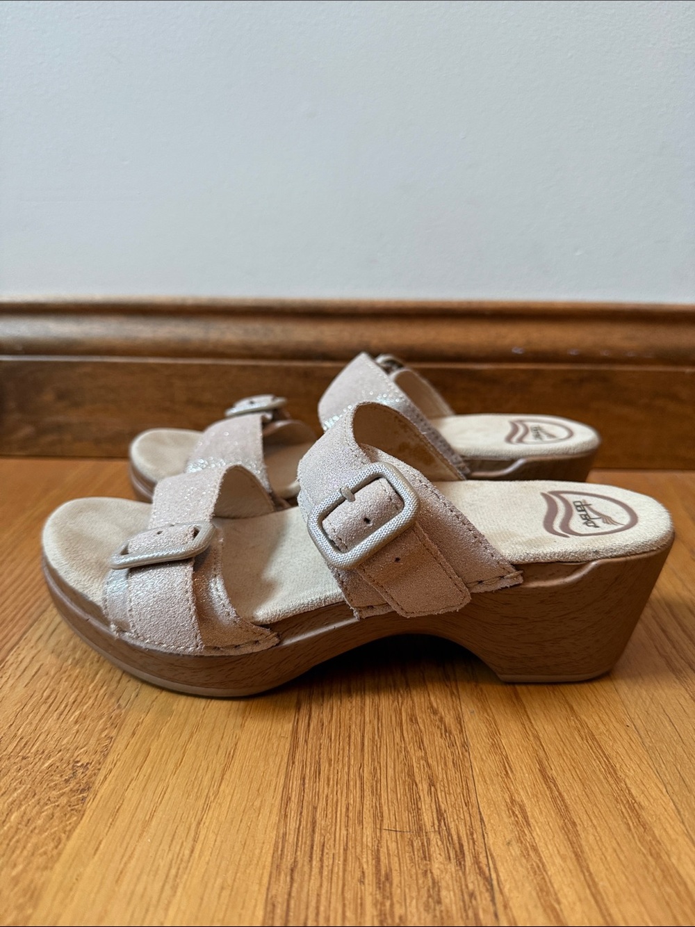 Dansko Sophie Champagne Shimmer Leather Sandals Adjustable EU 37 US 6.5-7 - Picture 7 of 12